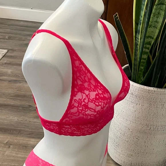 Two Lacie Bralettes - Picture 4 of 13